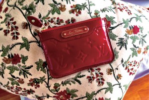 Louis_Vuitton_fake_purse