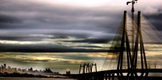 Mumbai_skyline,_sealink,_infrastructure_2