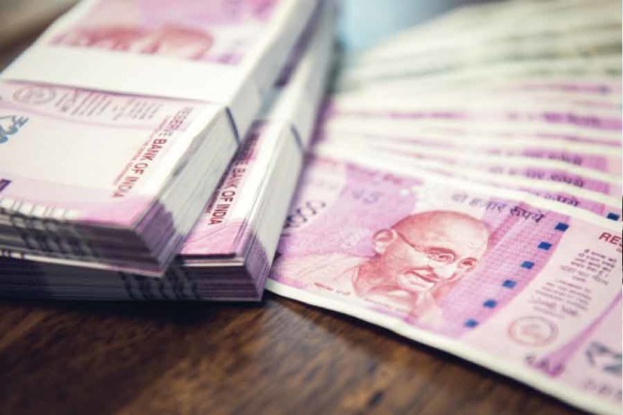 money-rupee-india-charge-business-law-pay-salary
